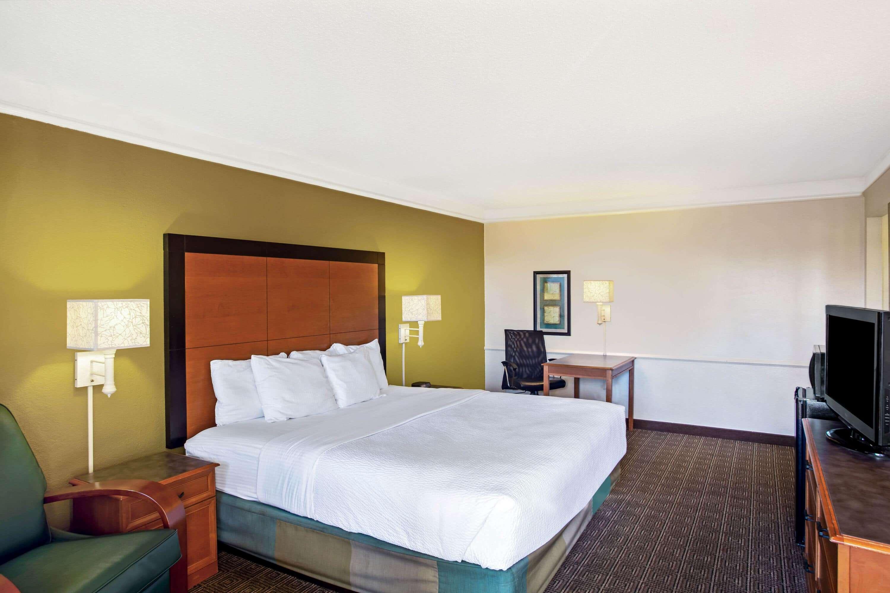 La Quinta By Wyndham - Hood Hotel